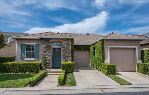 711 W Lisbon Ln, Clovis, CA 93619 photo 1
