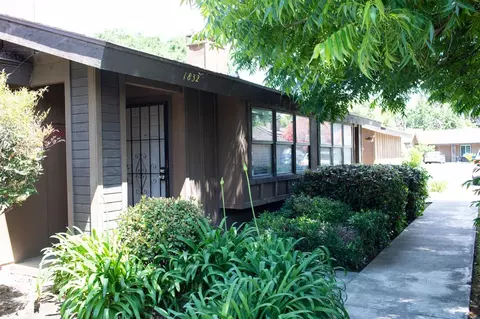 1832 E Vassar Dr, Visalia, CA 93292 photo 1