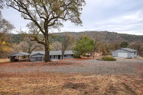 41606 River Falls Rd, Oakhurst, CA 93644 photo 1