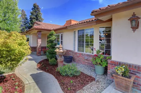 2454 Frederick Ct, Madera, CA 93637 photo 1