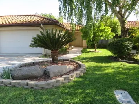 115 Prince Ln, Madera, CA 93637 photo 1