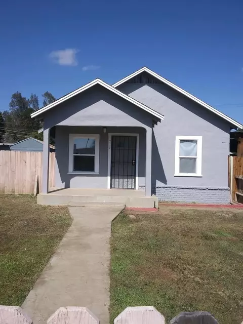 715 E Valley St, Coalinga, CA 93210 photo 1