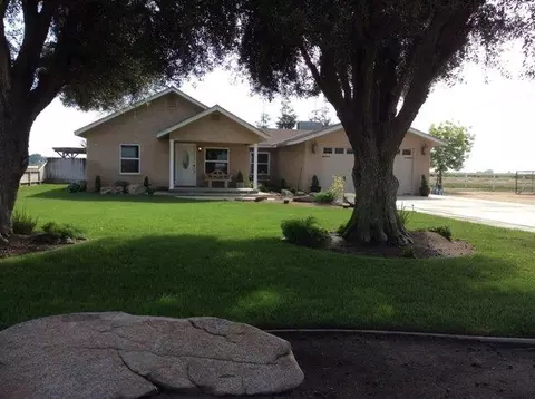 5430 N Madera Ave, Kerman, CA 93630 photo 1