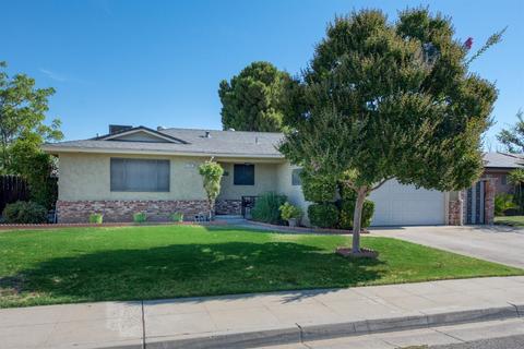 669 W Pat Dr, Clovis, CA 93612 photo 1