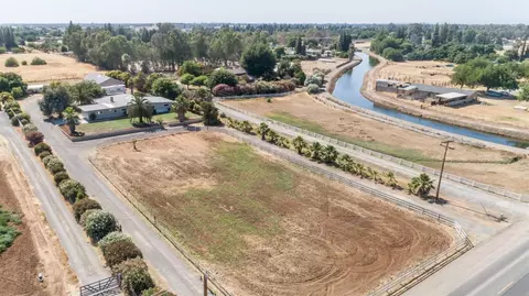 6751 N De Wolf Ave, Clovis, CA 93619 photo 1