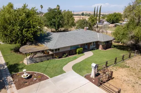 13732 E Ashlan Ave, Sanger, CA 93657 photo 1