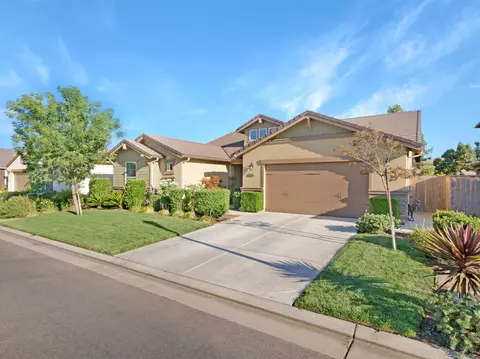 3466 Trenton Ln, Clovis, CA 93619 photo 1