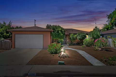 426 W Scott Ave, Clovis, CA 93612 photo 1