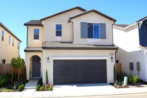 6233 E Bibi Dr, Fresno, CA 93727 photo 1
