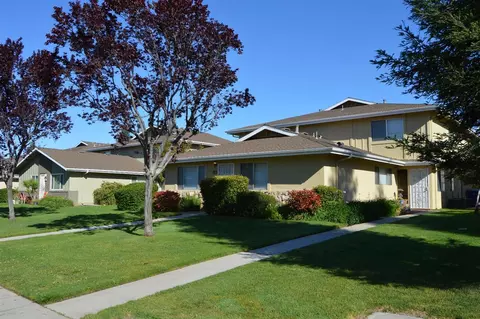 421 W Santa Ana Ave #3, Clovis, CA 93612 photo 1
