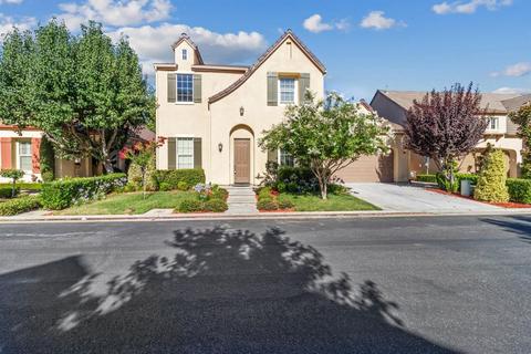 1676 N Hughes Ave, Clovis, CA 93619 photo 1