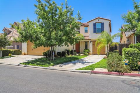 1682 N Broadbent Ln, Clovis, CA 93619 photo 1