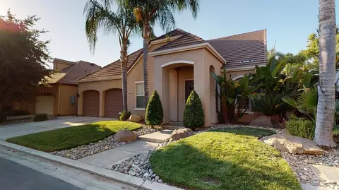 61 W Serena Ave, Clovis, CA 93619 photo 1