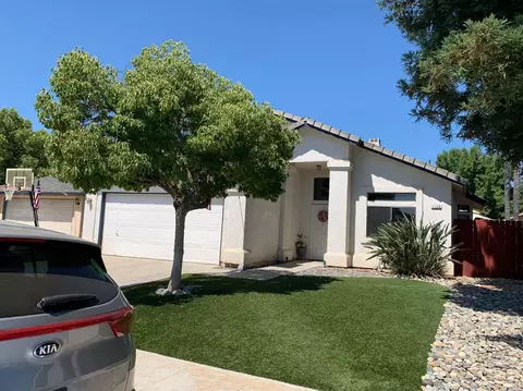 1128 N Carey Ave, Clovis, CA 93611 photo 1