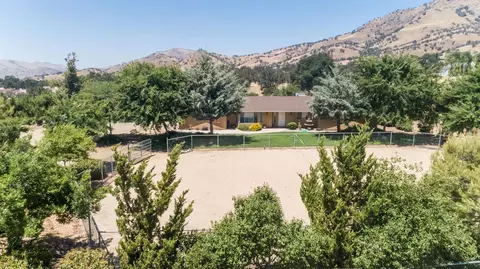 7016 Morain Dr, Sanger, CA 93657 photo 1
