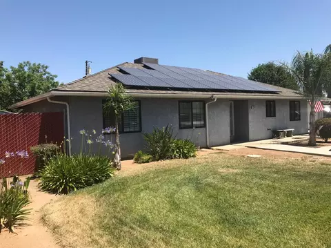 17347 Crescent Dr, Madera, CA 93638 photo 1