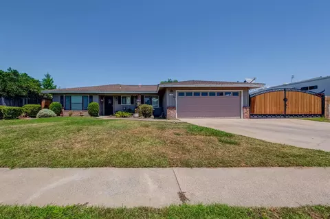 1705 Riverview Dr, Madera, CA 93637 photo 1