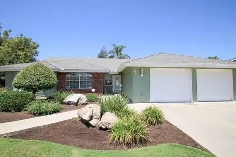 1059 E Sequoia Dr, Dinuba, CA 93618 photo 1