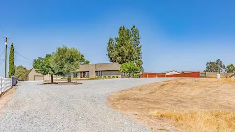 15564 Monreal Rd, Madera, CA 93636 photo 1
