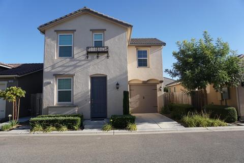 3550 Muse Way, Clovis, CA 93619 photo 1