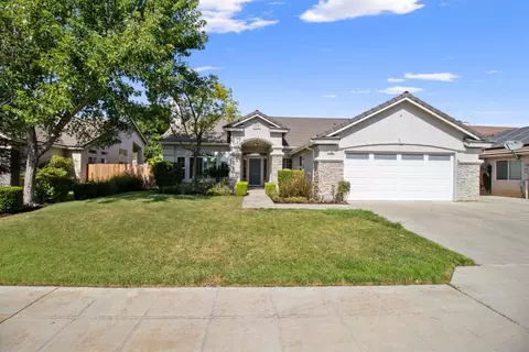 162 N Helm Ave, Clovis, CA 93612 photo 1