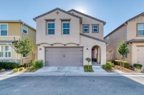 1342 Joy Dr, Clovis, CA 93619 photo 1