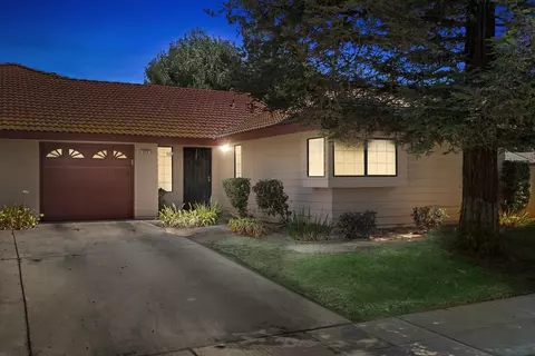 913 Barnett Way, Madera, CA 93637 photo 1