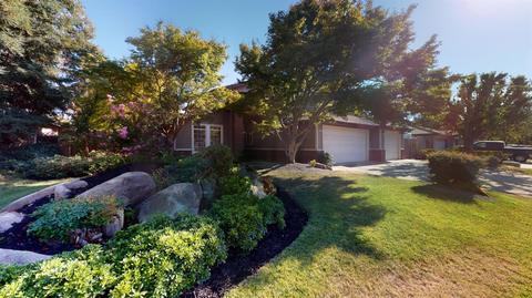 1682 Cromwell Ave, Clovis, CA 93611 photo 1