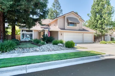 1582 Magnolia Ave, Clovis, CA 93611 photo 1