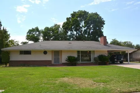 111 S Park Dr, Madera, CA 93637 photo 1