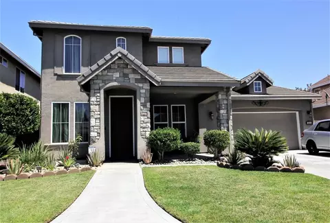 995 Georgia Ave, Madera, CA 93637 photo 1