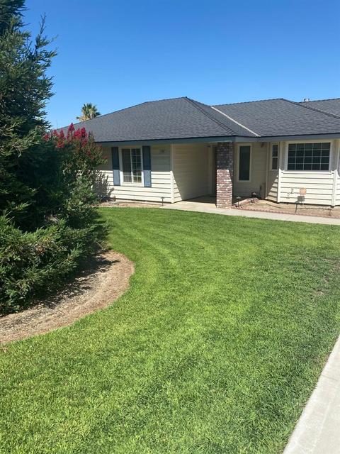 17261 Camden Dr, Madera, CA 93638 photo 1