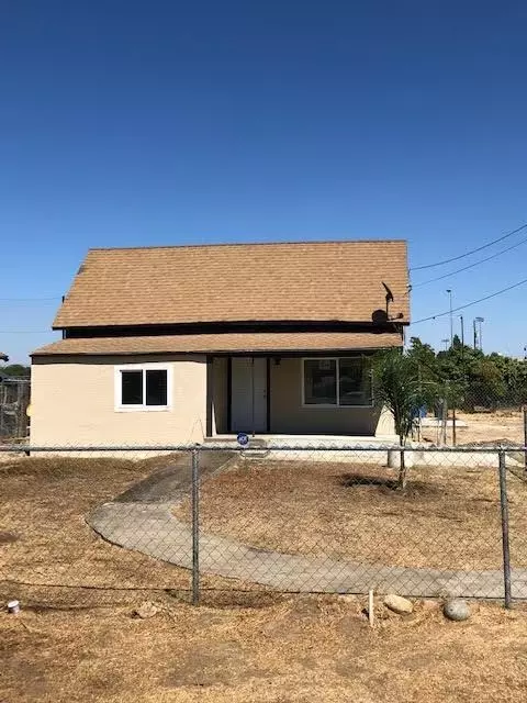 129 Grove St, Madera, CA 93637 photo 1