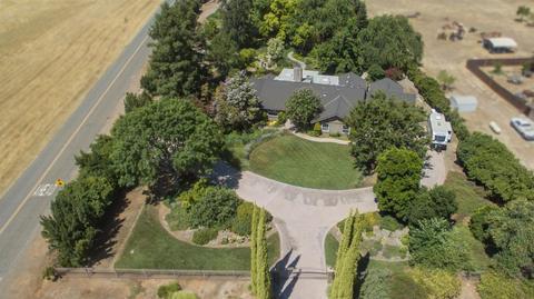 13060 E Rialto Ave, Sanger, CA 93657 photo 1