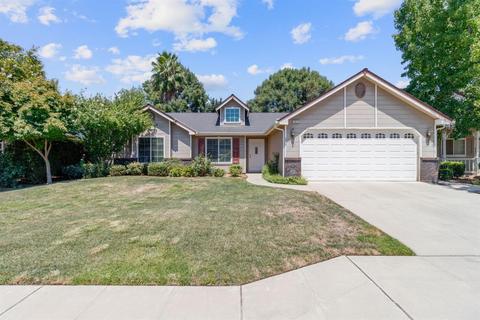 2912 E Christopher Dr, Fresno, CA 93720 photo 1