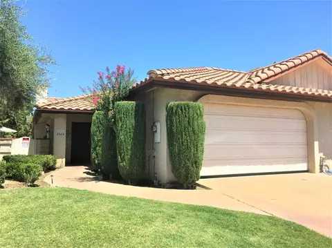 2525 Driftwood Dr, Madera, CA 93637 photo 1