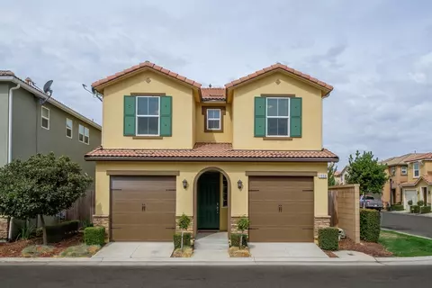 1556 N Piccadilly Ln, Clovis, CA 93619 photo 1