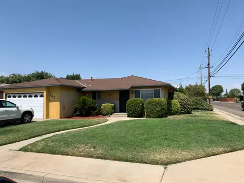 547 W Twain Ave, Clovis, CA 93612 photo 1