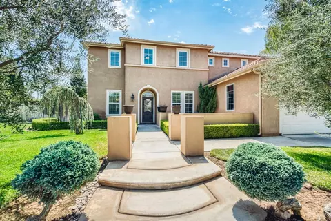 11073 E Le Conte Pass Ct, Clovis, CA 93619 photo 1