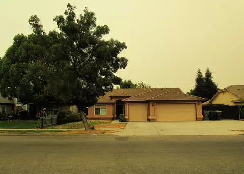 2390 Lighthouse Dr, Madera, CA 93637 photo 1