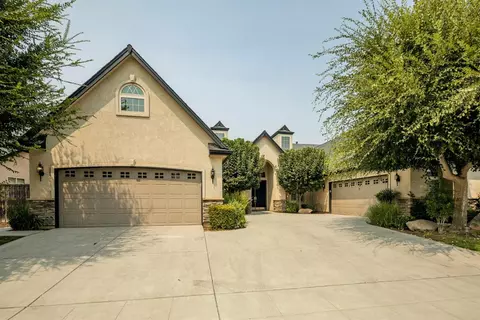 419 W Loyola Ave, Clovis, CA 93619 photo 1