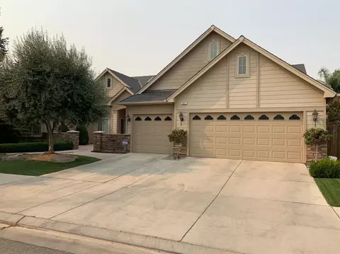 527 W Powers Ave, Clovis, CA 93619 photo 1