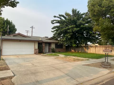 359 W Rialto Ave, Clovis, CA 93612 photo 1