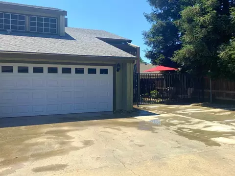 1762 E Cross Ave, Tulare, CA 93274 photo 1