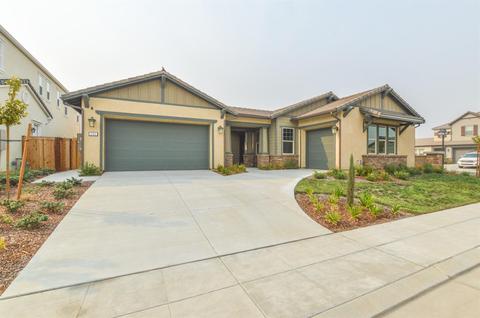 555 W Pinnacle Dr, Madera, CA 93636 photo 1
