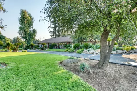 1221 N Mccall Ave, Sanger, CA 93657 photo 1