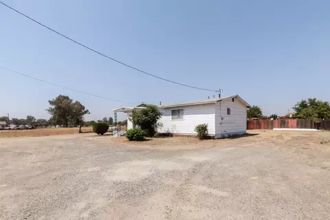 653 Abby St, Madera, CA 93638 photo 1