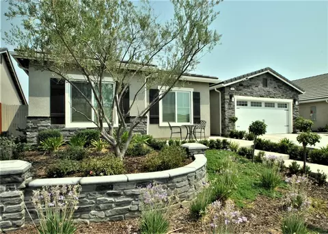535 S Cascade Way, Madera, CA 93636 photo 1