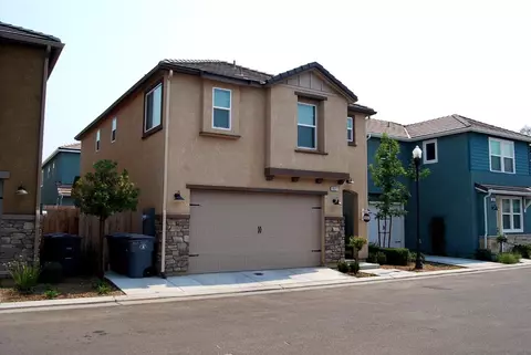 1527 Bright Pl, Clovis, CA 93619 photo 1