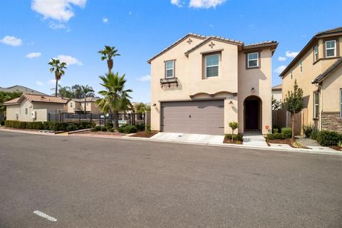 3743 Friendship Ln, Clovis, CA 93619 photo 1